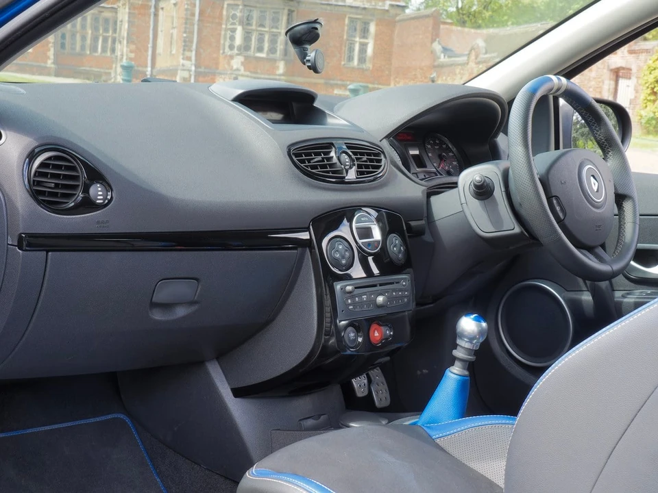 2011 Renault Clio 3rd Gen - Image 8 of 31