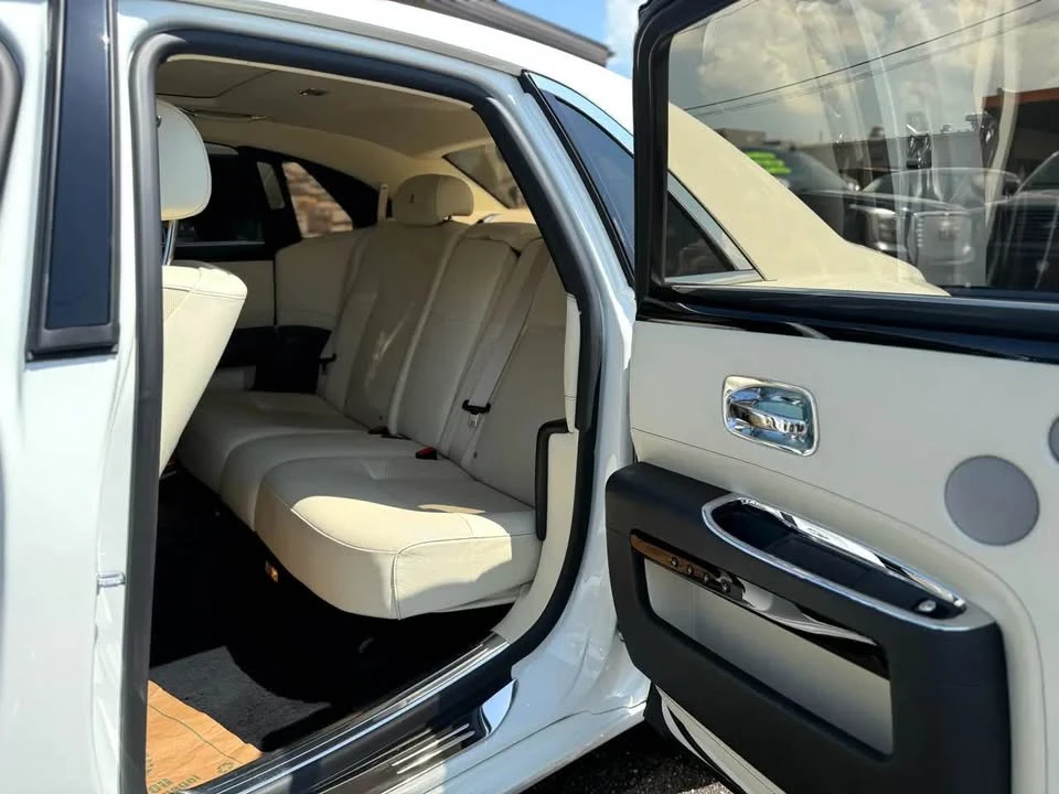 2011 Rolls-Royce Ghost 1st Gen - Image 13 of 19