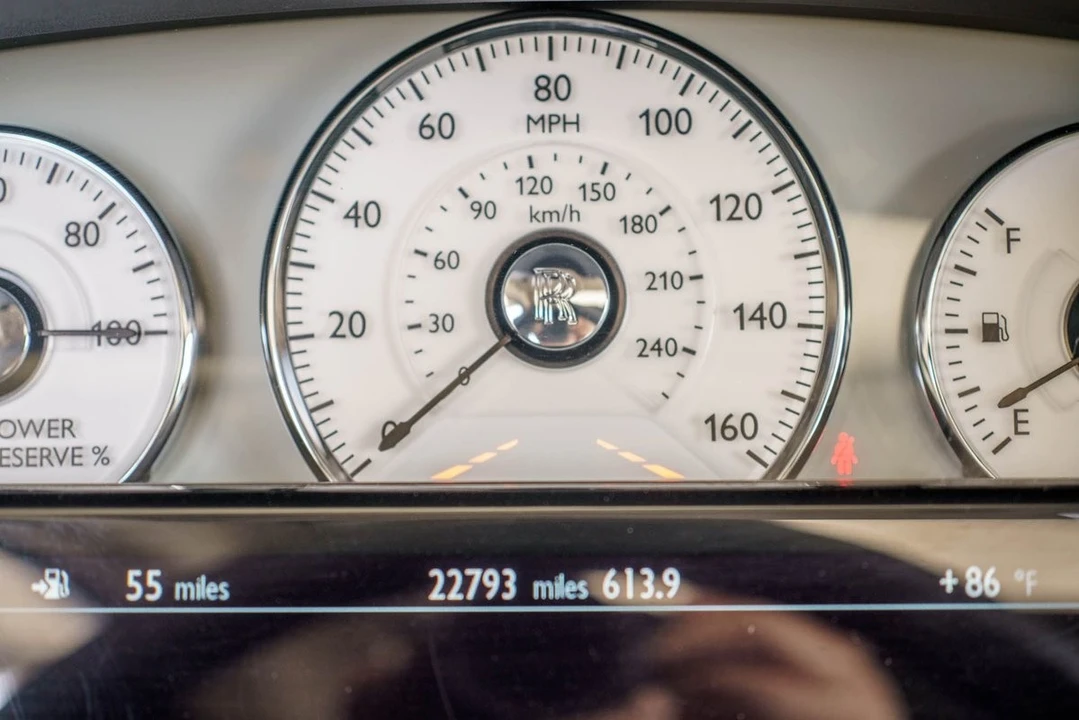 2011 Rolls-Royce Ghost 1st Gen - Image 17 of 21