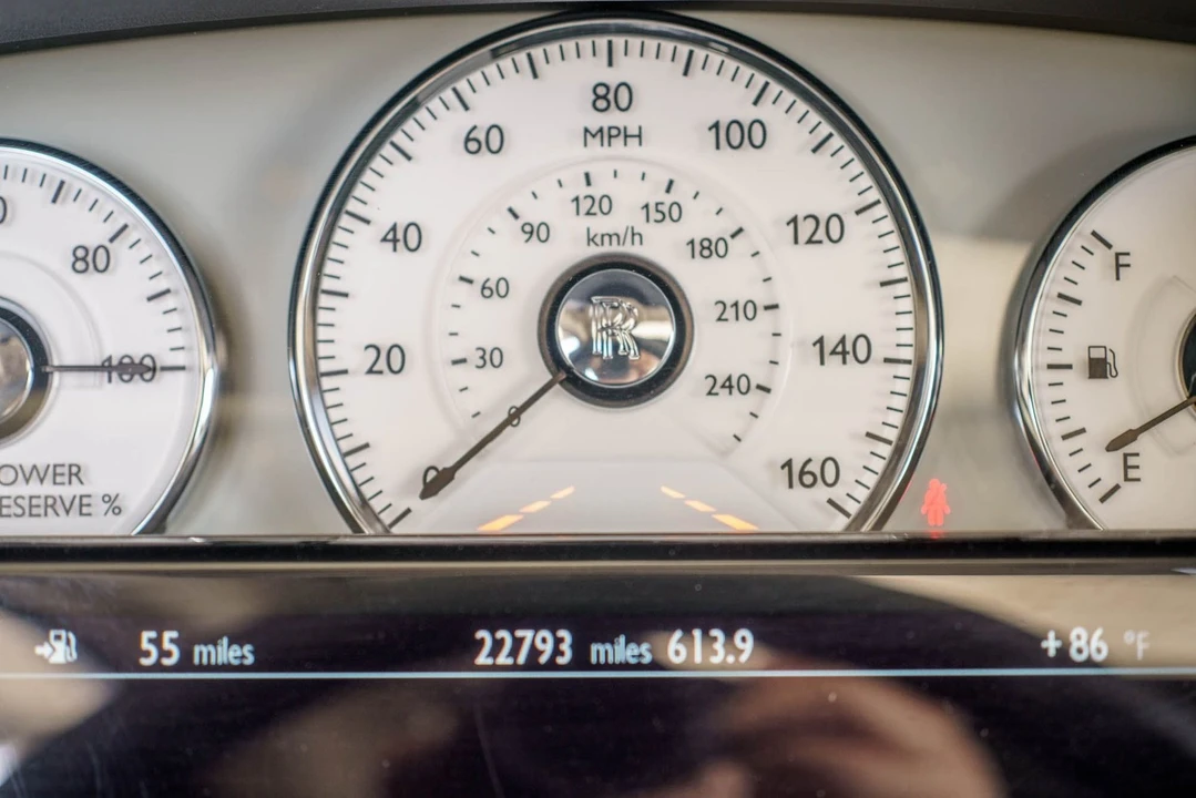 2011 Rolls-Royce Ghost 1st Gen - Image 17 of 21