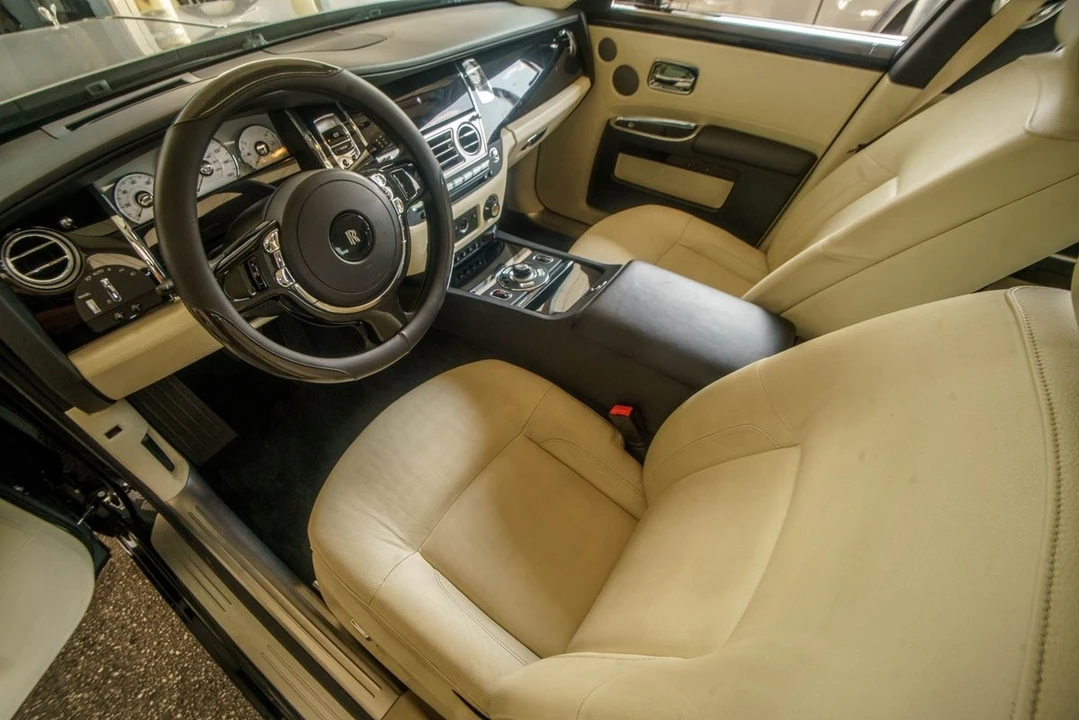 2011 Rolls-Royce Ghost 1st Gen - Image 14 of 31