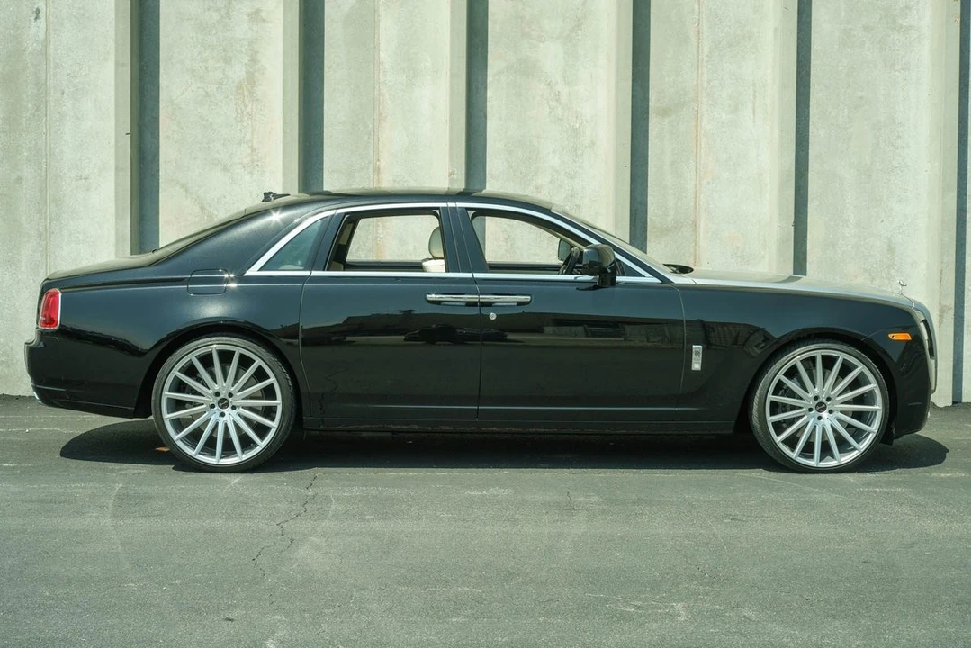 2011 Rolls-Royce Ghost 1st Gen - Image 26 of 31