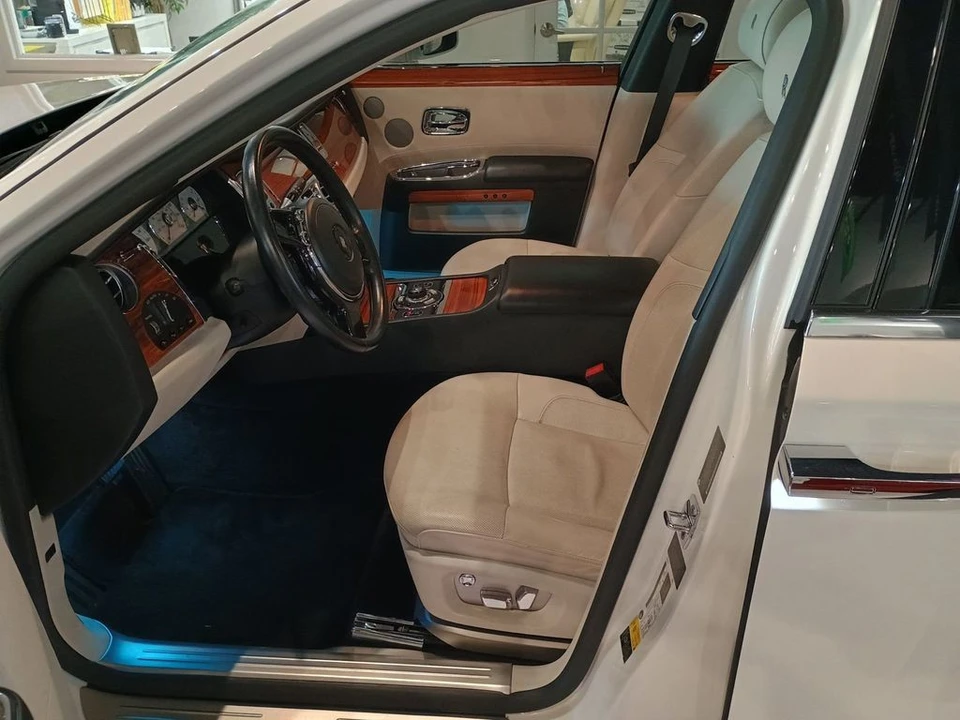 2011 Rolls-Royce Ghost 1st Gen - Image 8 of 12