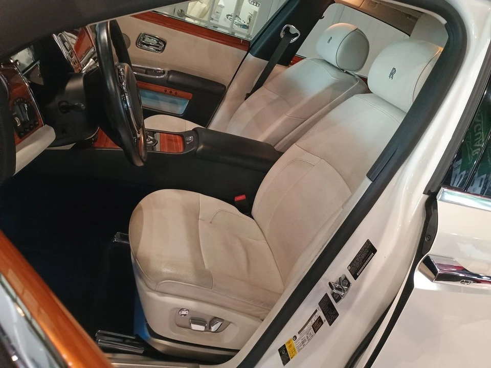 2011 Rolls-Royce Ghost 1st Gen - Image 9 of 12