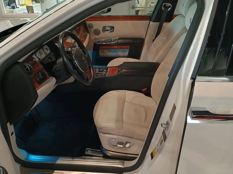 2011 Rolls-Royce Ghost 1st Gen - Image 8 of 12