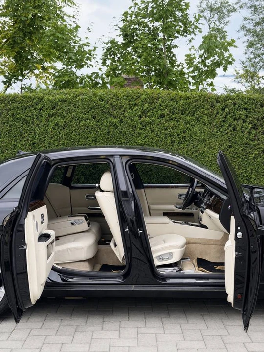 2011 Rolls-Royce Ghost 1st Gen - Image 5 of 12