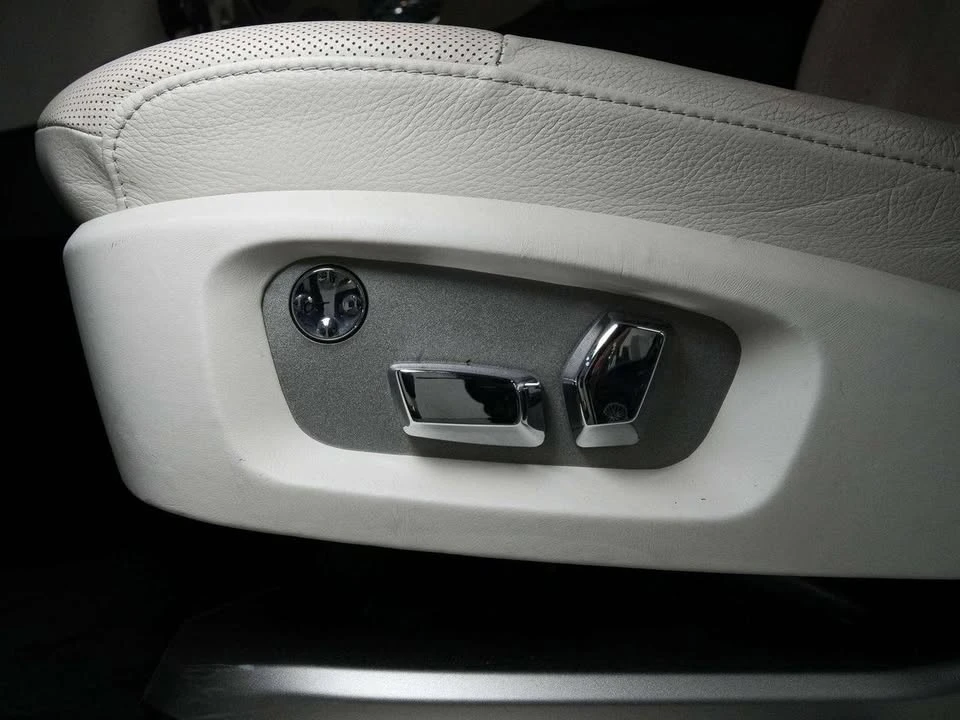 2011 Rolls-Royce Ghost 1st Gen - Image 10 of 20