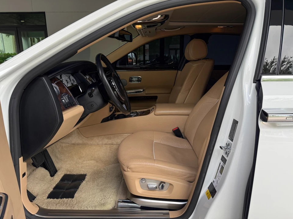 2011 Rolls-Royce Ghost 1st Gen - Image 17 of 21