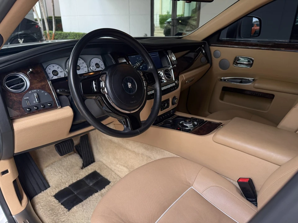 2011 Rolls-Royce Ghost 1st Gen - Image 18 of 21