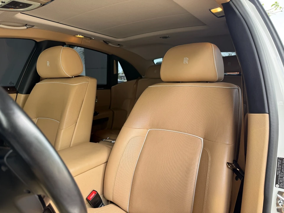 2011 Rolls-Royce Ghost 1st Gen - Image 19 of 21