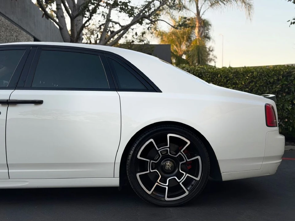 2011 Rolls-Royce Ghost 1st Gen - Image 17 of 31