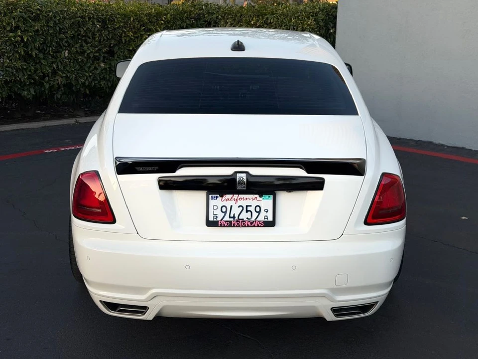 2011 Rolls-Royce Ghost 1st Gen - Image 26 of 31