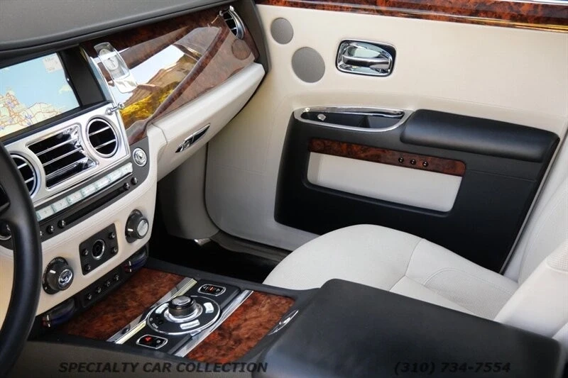 2011 Rolls-Royce Ghost 1st Gen - Image 16 of 21