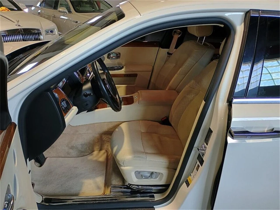 2011 Rolls-Royce Ghost 1st Gen - Image 14 of 31