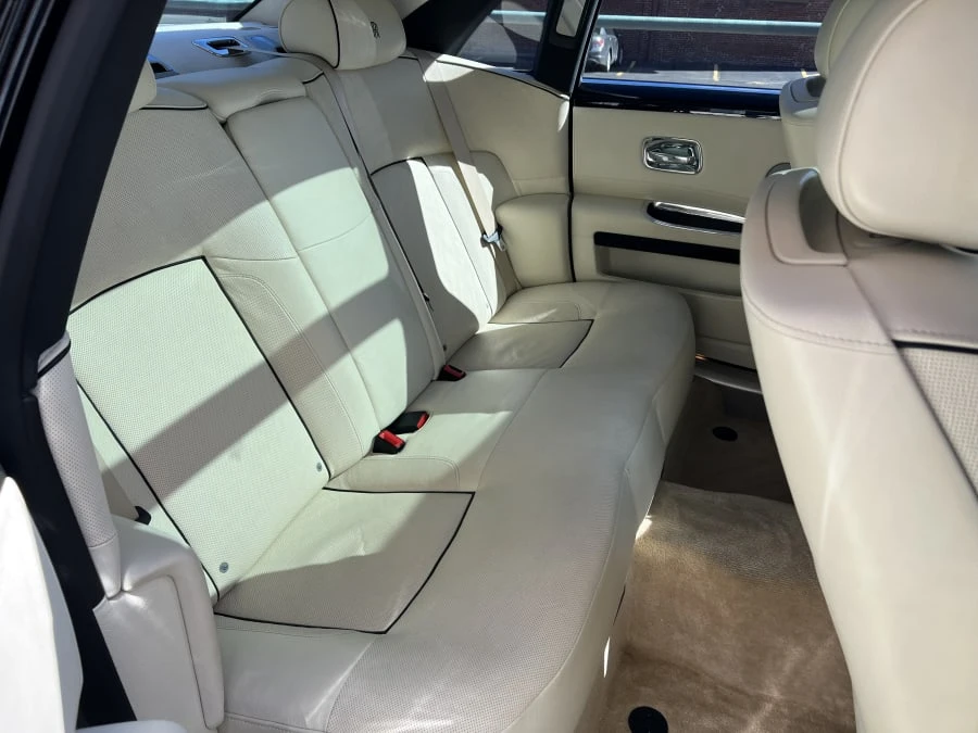 2011 Rolls-Royce Ghost 1st Gen - Image 7 of 13