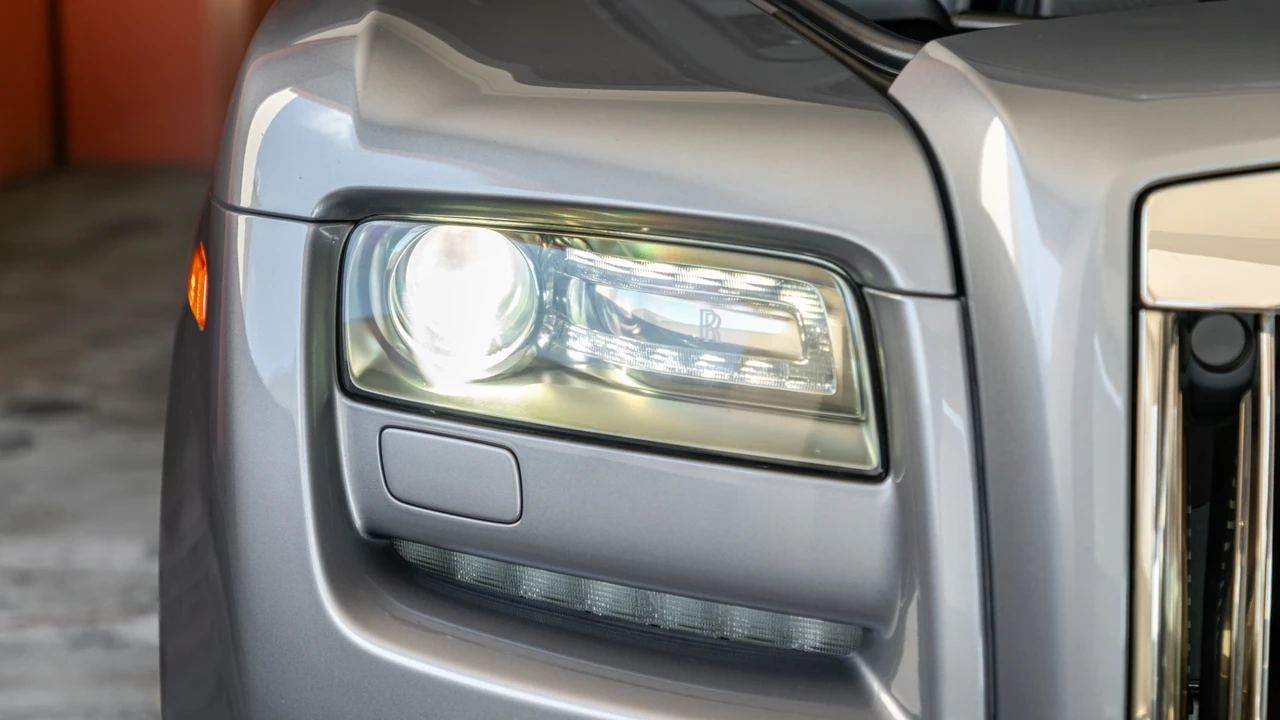 2011 Rolls-Royce Ghost 1st Gen - Image 14 of 31