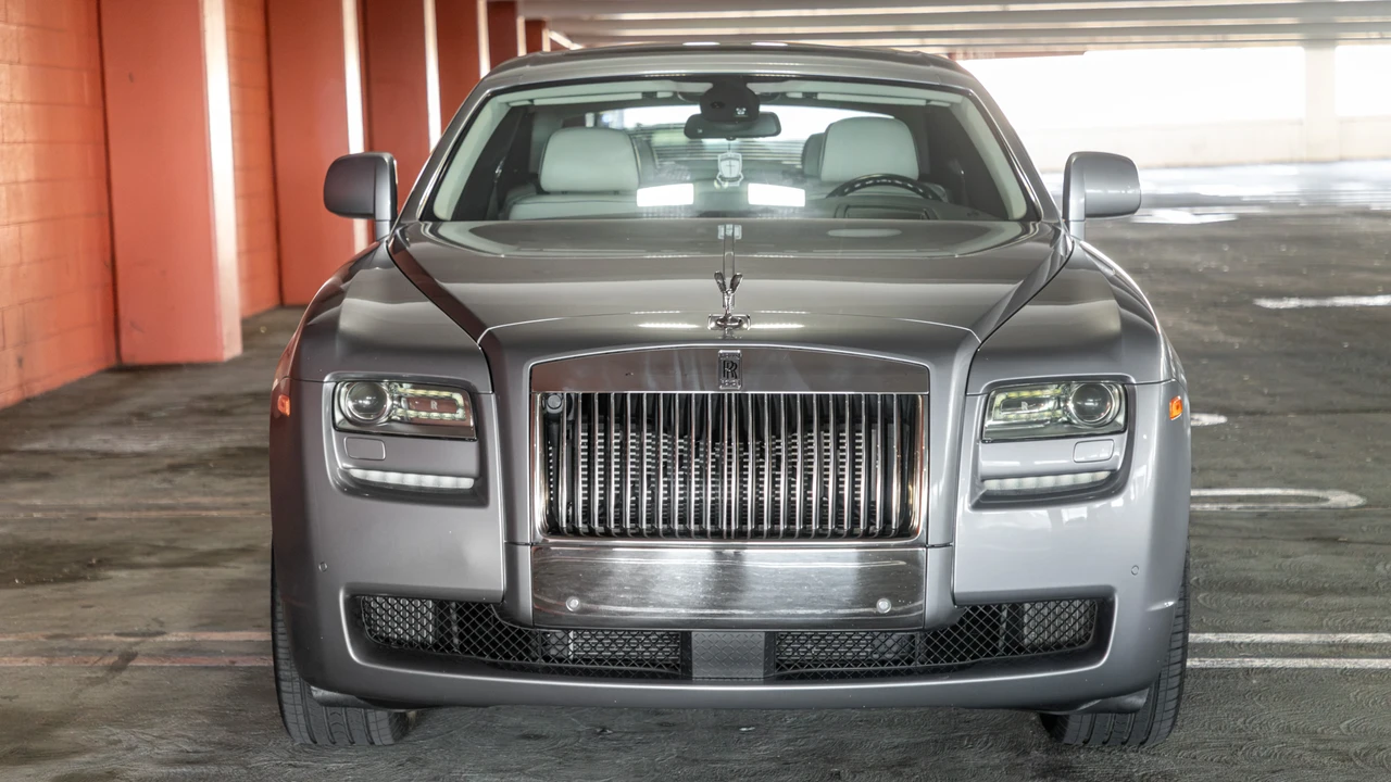 2011 Rolls-Royce Ghost 1st Gen - Image 2 of 31