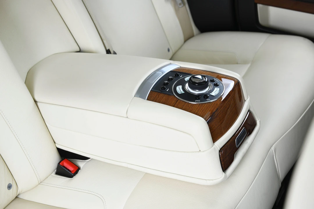 2011 Rolls-Royce Ghost 1st Gen - Image 4 of 31