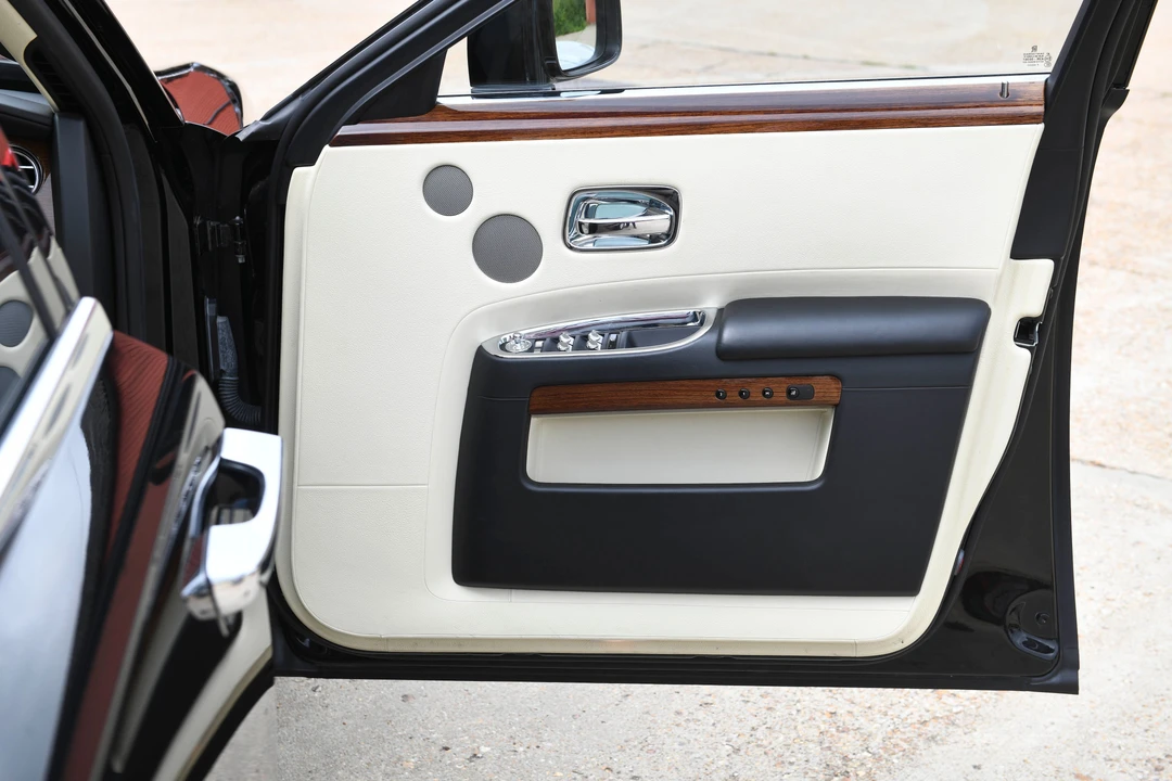 2011 Rolls-Royce Ghost 1st Gen - Image 3 of 31
