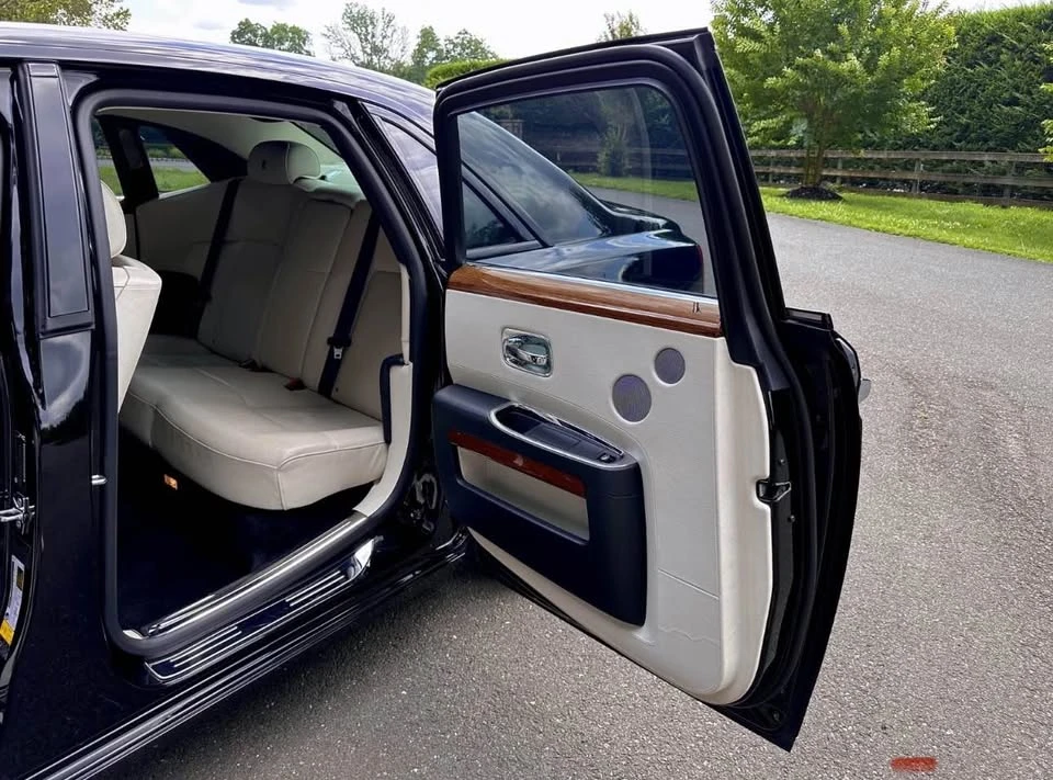 2011 Rolls-Royce Ghost 1st Gen - Image 11 of 20