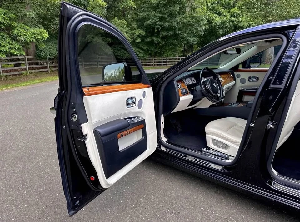 2011 Rolls-Royce Ghost 1st Gen - Image 8 of 20