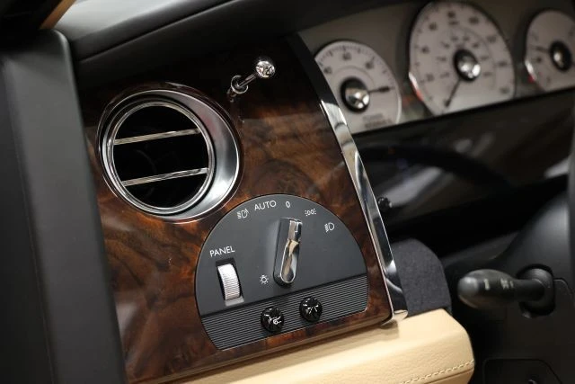 2011 Rolls-Royce Ghost 1st Gen - Image 18 of 21