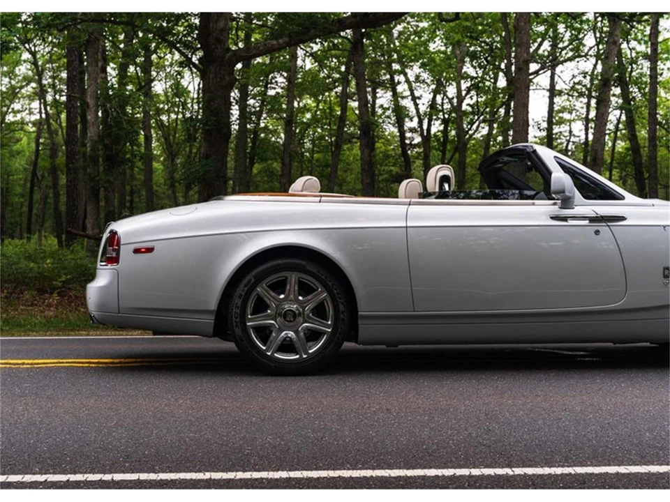 2011 Rolls-Royce Phantom VII - Image 24 of 31