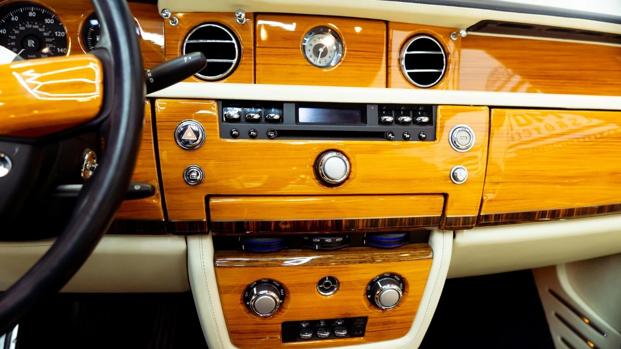 2011 Rolls-Royce Phantom VII - Image 25 of 31