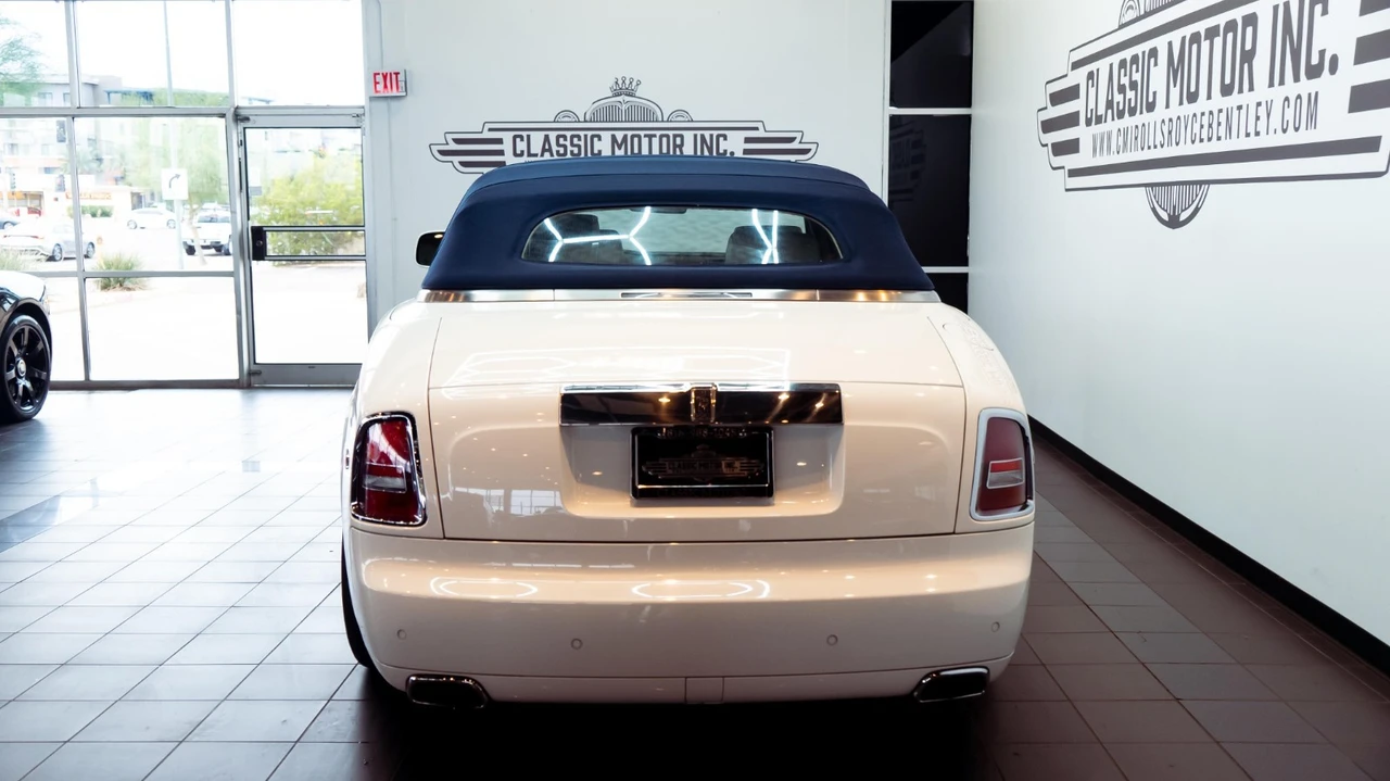 2011 Rolls-Royce Phantom VII - Image 17 of 31