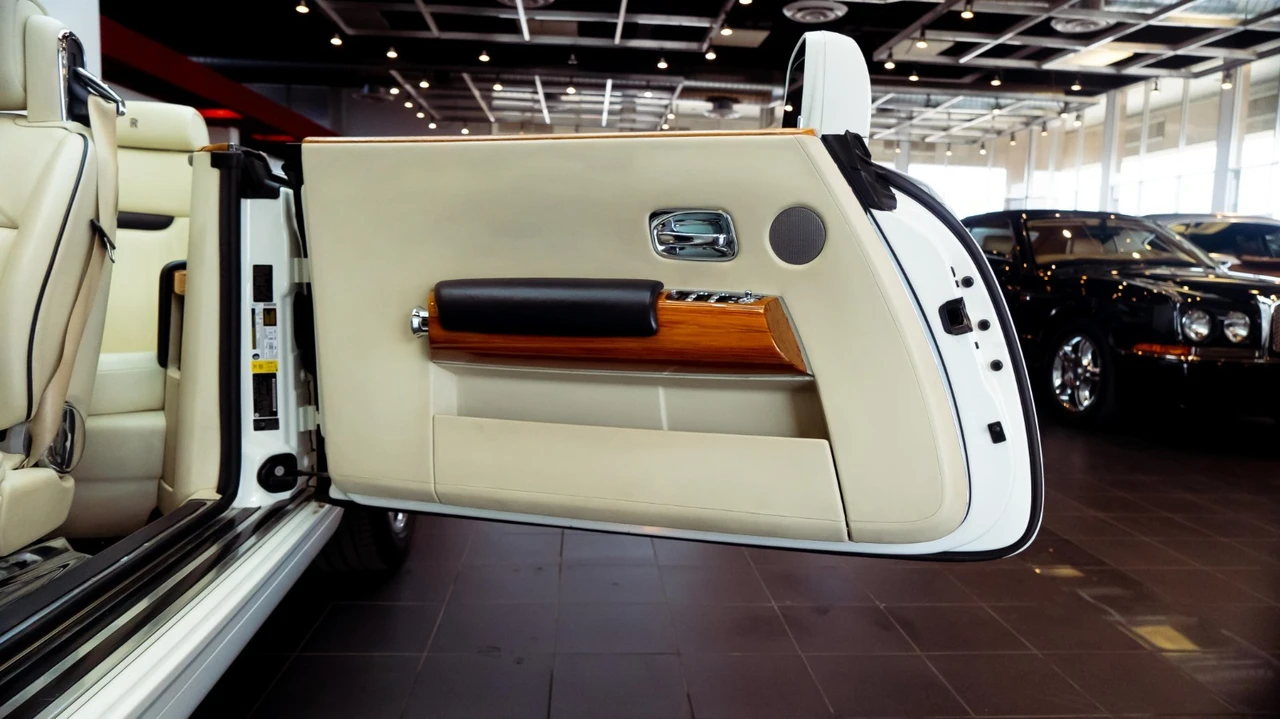 2011 Rolls-Royce Phantom VII - Image 29 of 31