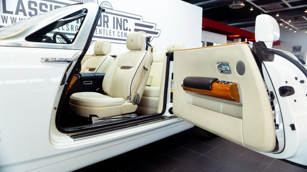 2011 Rolls-Royce Phantom VII - Image 22 of 31
