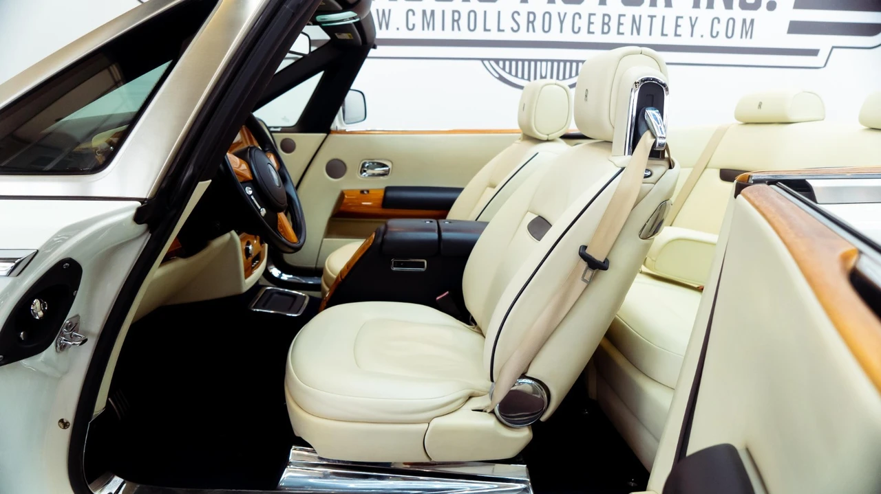 2011 Rolls-Royce Phantom VII - Image 19 of 31