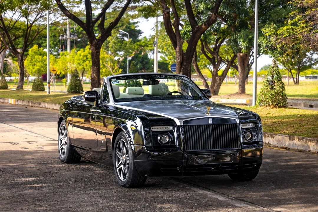 2011 Rolls-Royce Phantom VII - Image 2 of 31