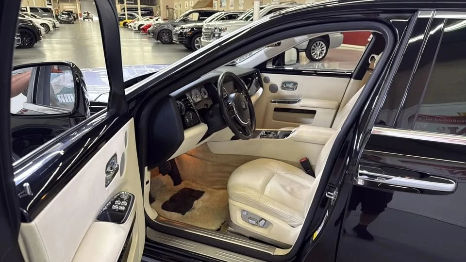 2011 Rolls-Royce Ghost 1st Gen - Image 11 of 18