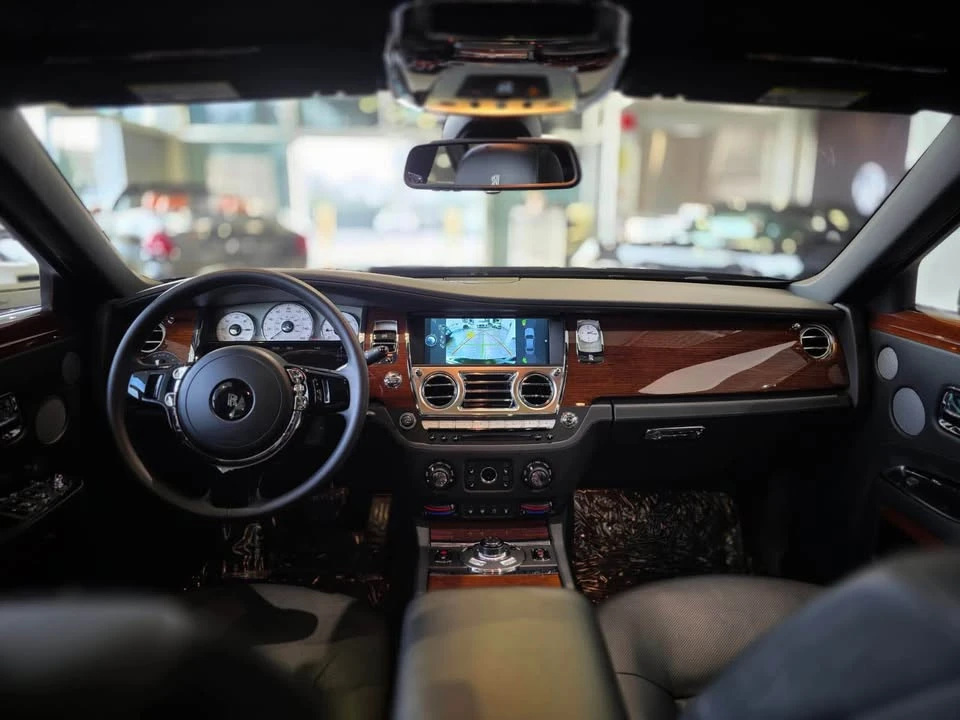 2011 Rolls-Royce Ghost 1st Gen - Image 7 of 18