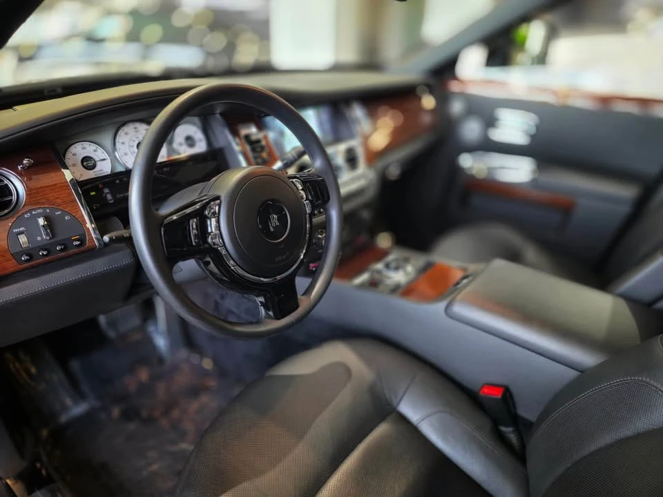 2011 Rolls-Royce Ghost 1st Gen - Image 13 of 18