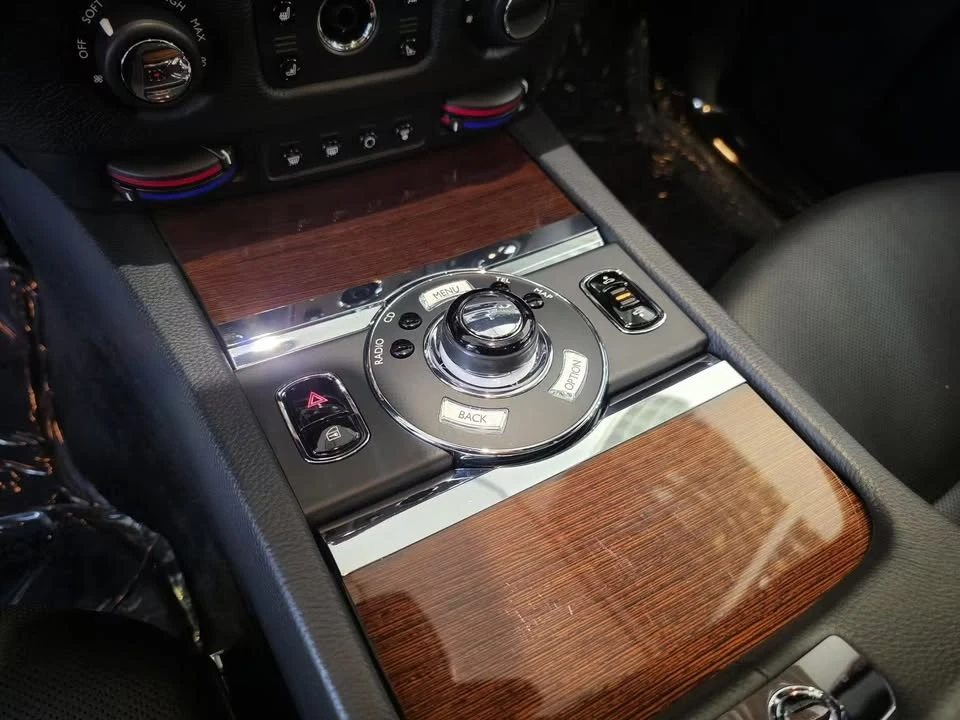 2011 Rolls-Royce Ghost 1st Gen - Image 11 of 20