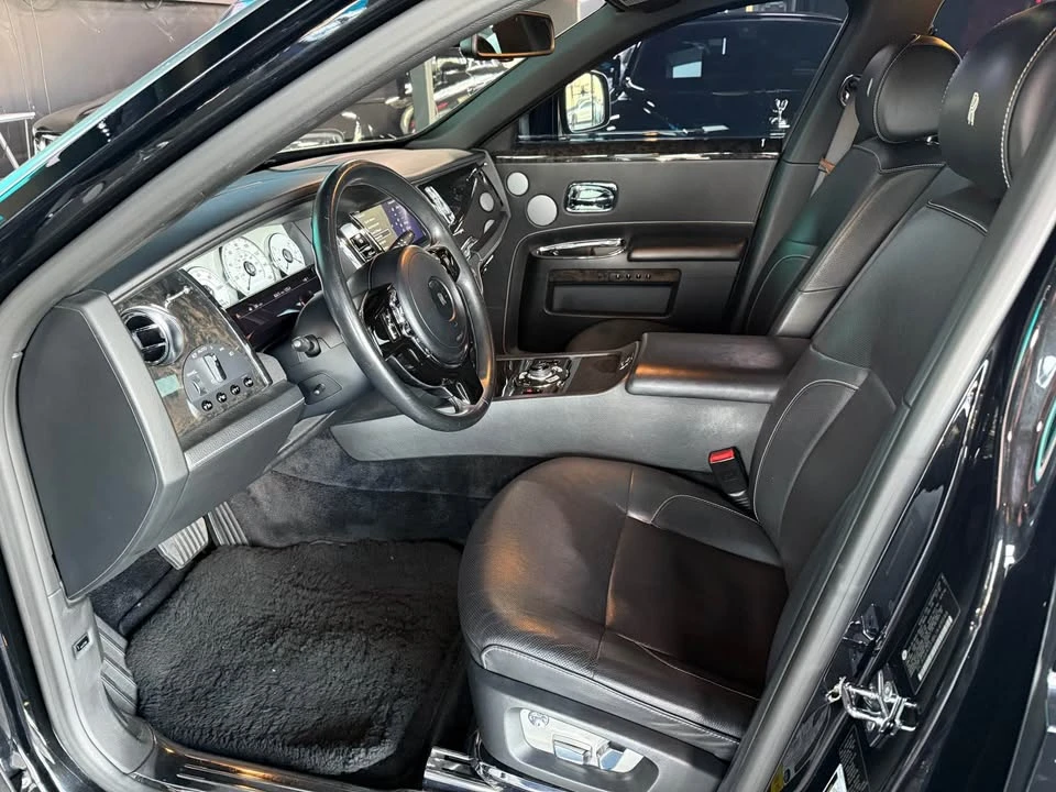 2011 Rolls-Royce Ghost 1st Gen - Image 9 of 18