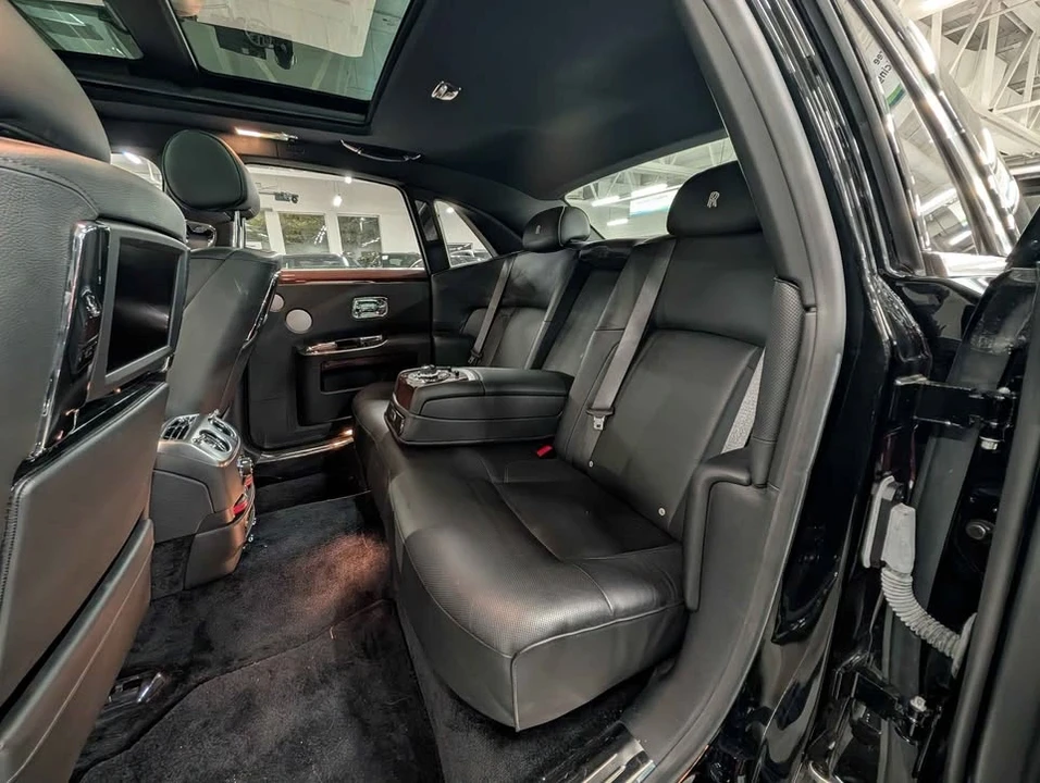 2011 Rolls-Royce Ghost 1st Gen - Image 10 of 21