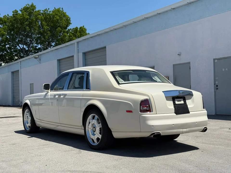 2011 Rolls-Royce Phantom VII - Image 8 of 19