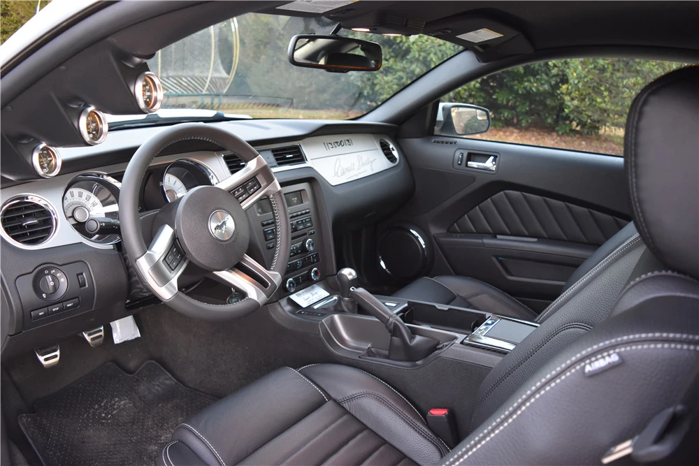 2011 Shelby GT350 - Image 3 of 5