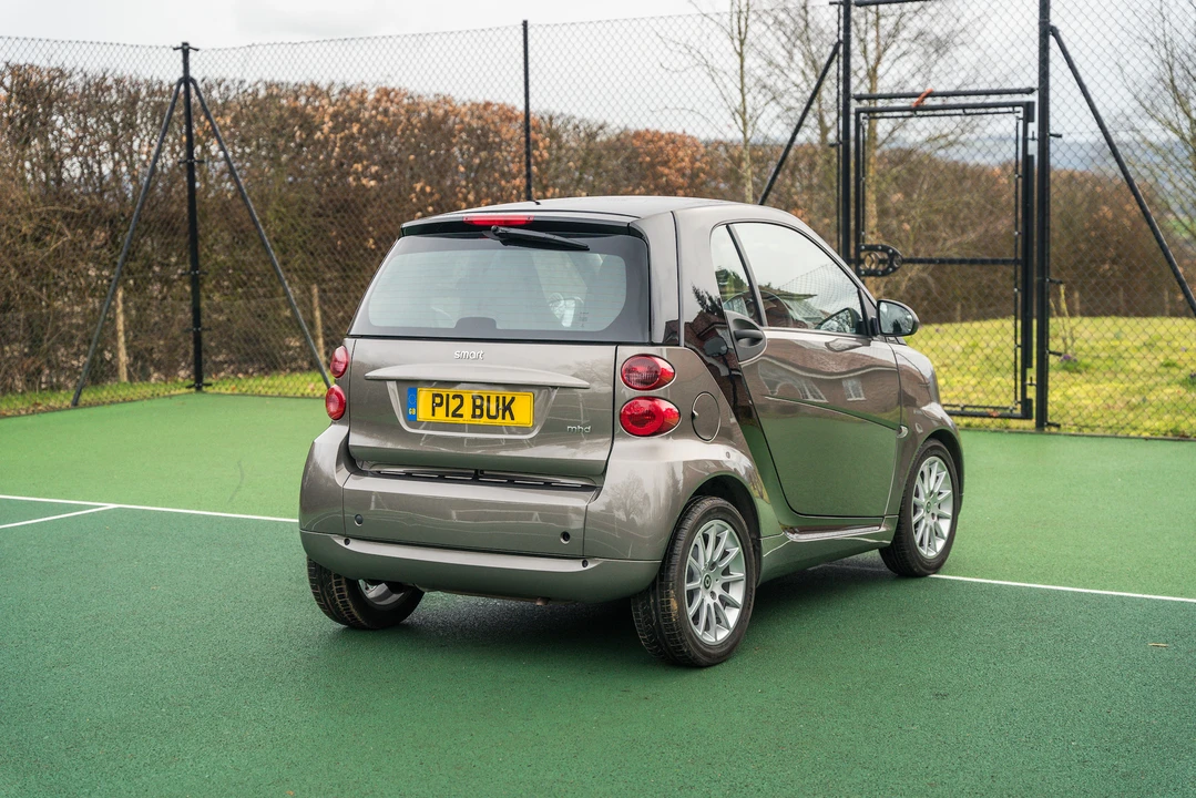 2011 Smart Fortwo 2nd Gen - Image 17 of 31