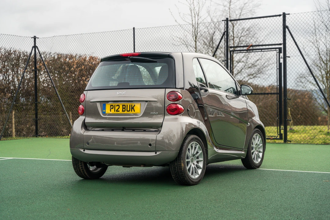 2011 Smart Fortwo 2nd Gen - Image 18 of 31