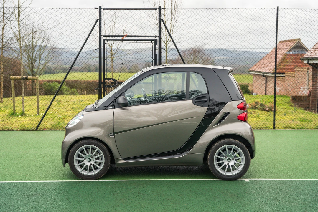 2011 Smart Fortwo 2nd Gen - Image 3 of 31