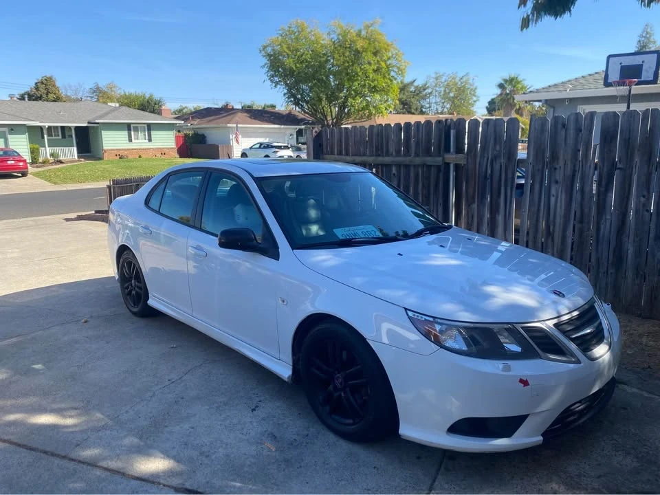 2011 Saab 9-3 2nd Gen - Image 2 of 3