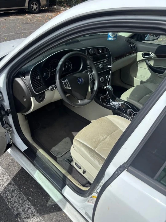 2011 Saab 9-3 2nd Gen - Image 3 of 7