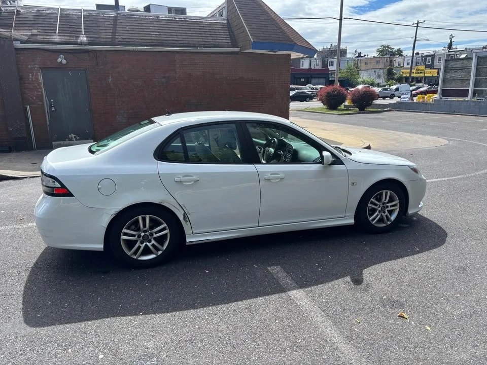 2011 Saab 9-3 2nd Gen - Image 2 of 7
