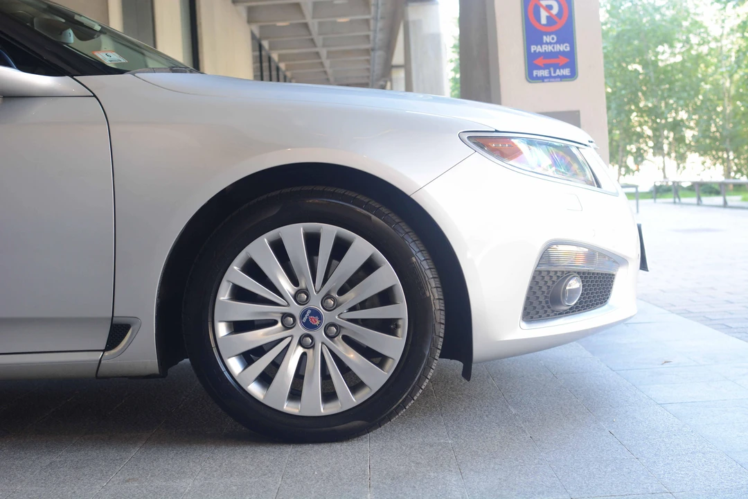 2011 Saab 9-5 2nd Gen - Image 27 of 29