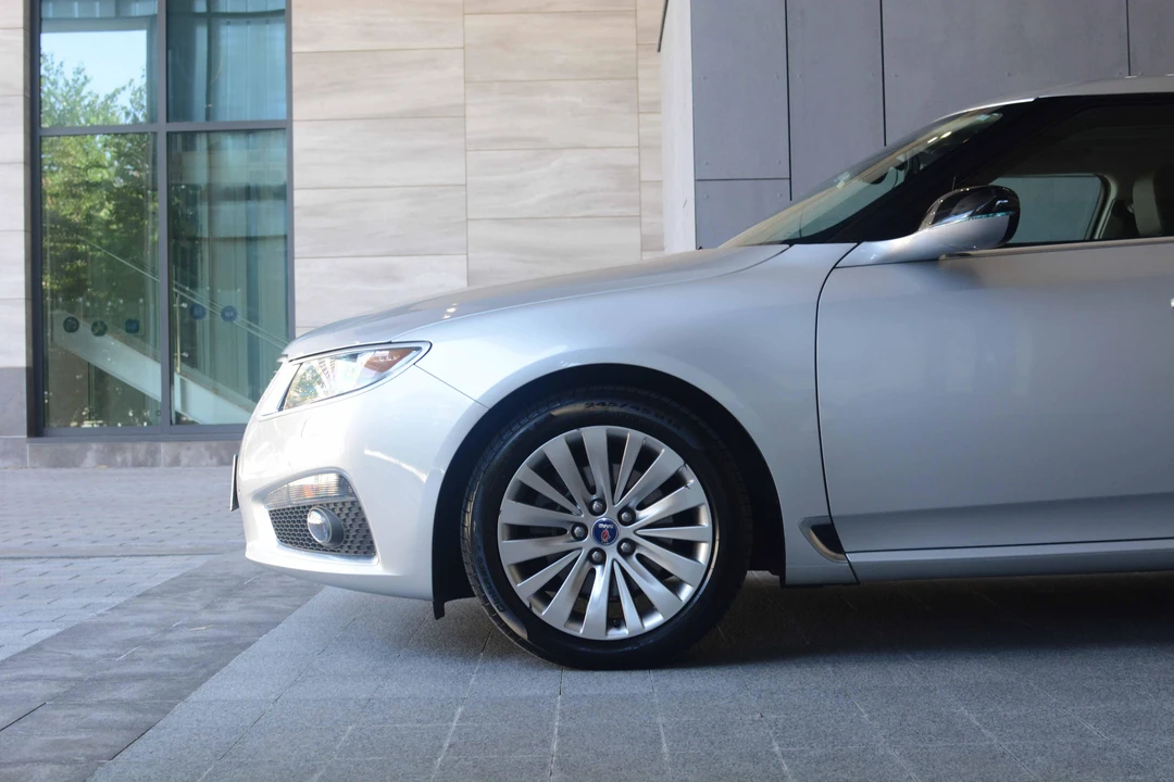 2011 Saab 9-5 2nd Gen - Image 11 of 29