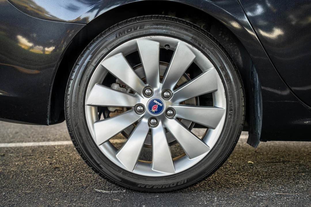 2011 Saab 9-5 2nd Gen - Image 14 of 31